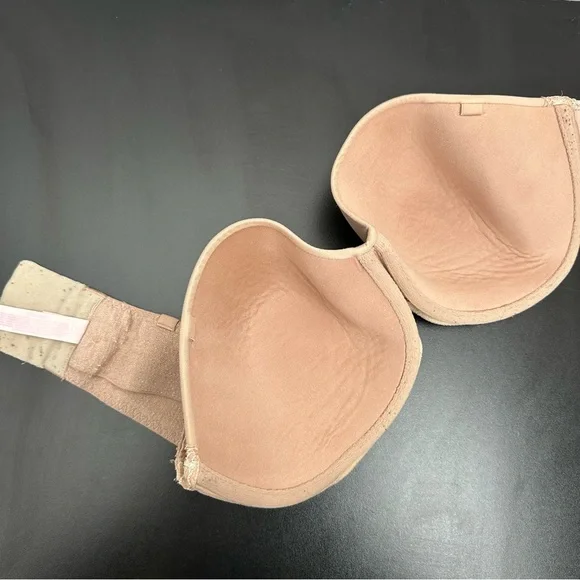 Victoria’s Secret Body by Victoria Nude Bra Size: 36DD - Picture 6 of 9